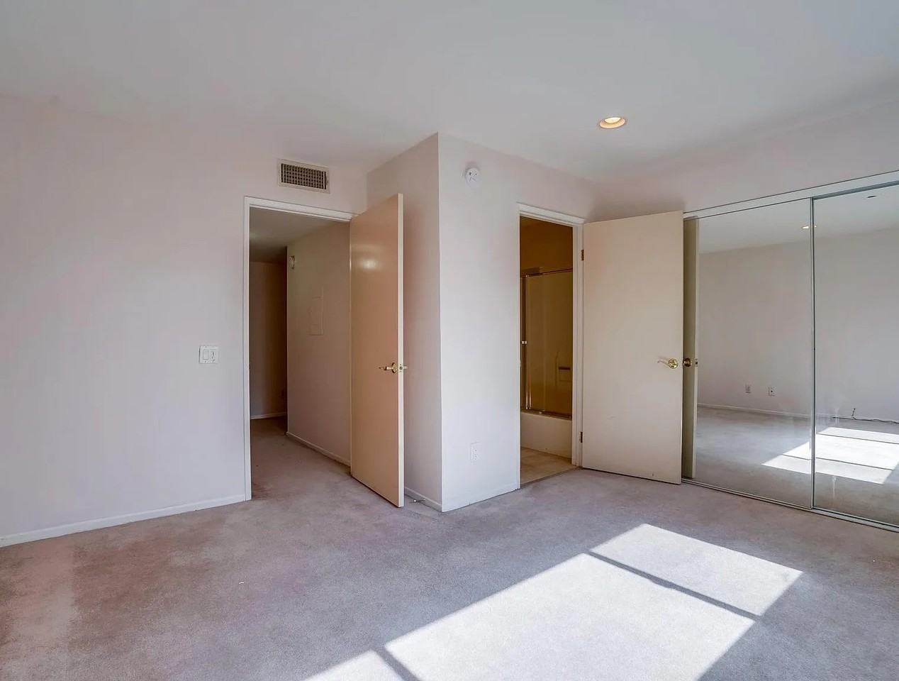 14804 Magnolia Blvd #10 - Photo 4 of 13