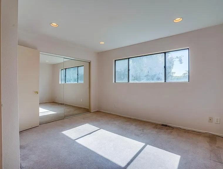 14804 Magnolia Blvd #10 - Photo 6 of 13