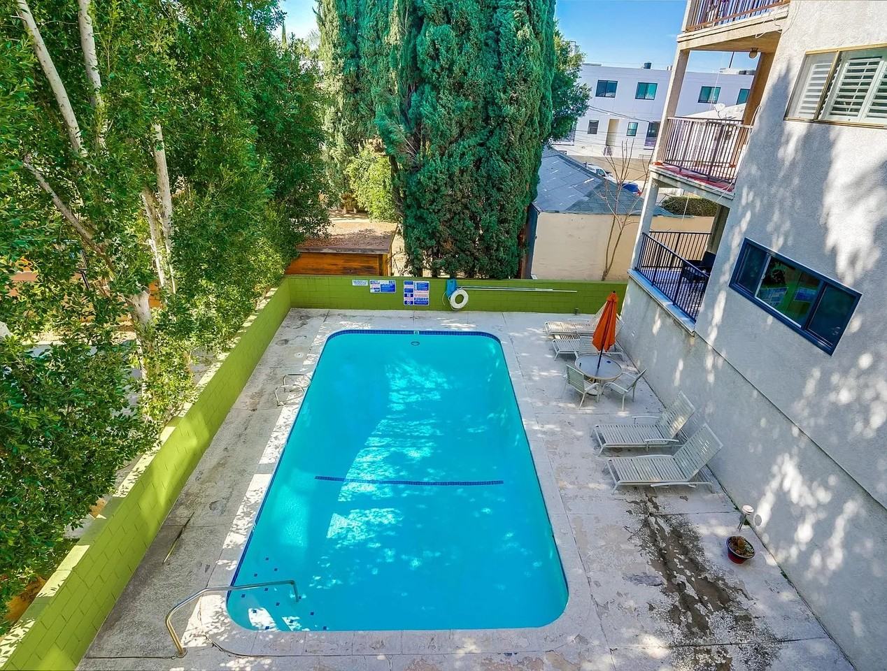 14804 Magnolia Blvd #10 - Photo 7 of 13