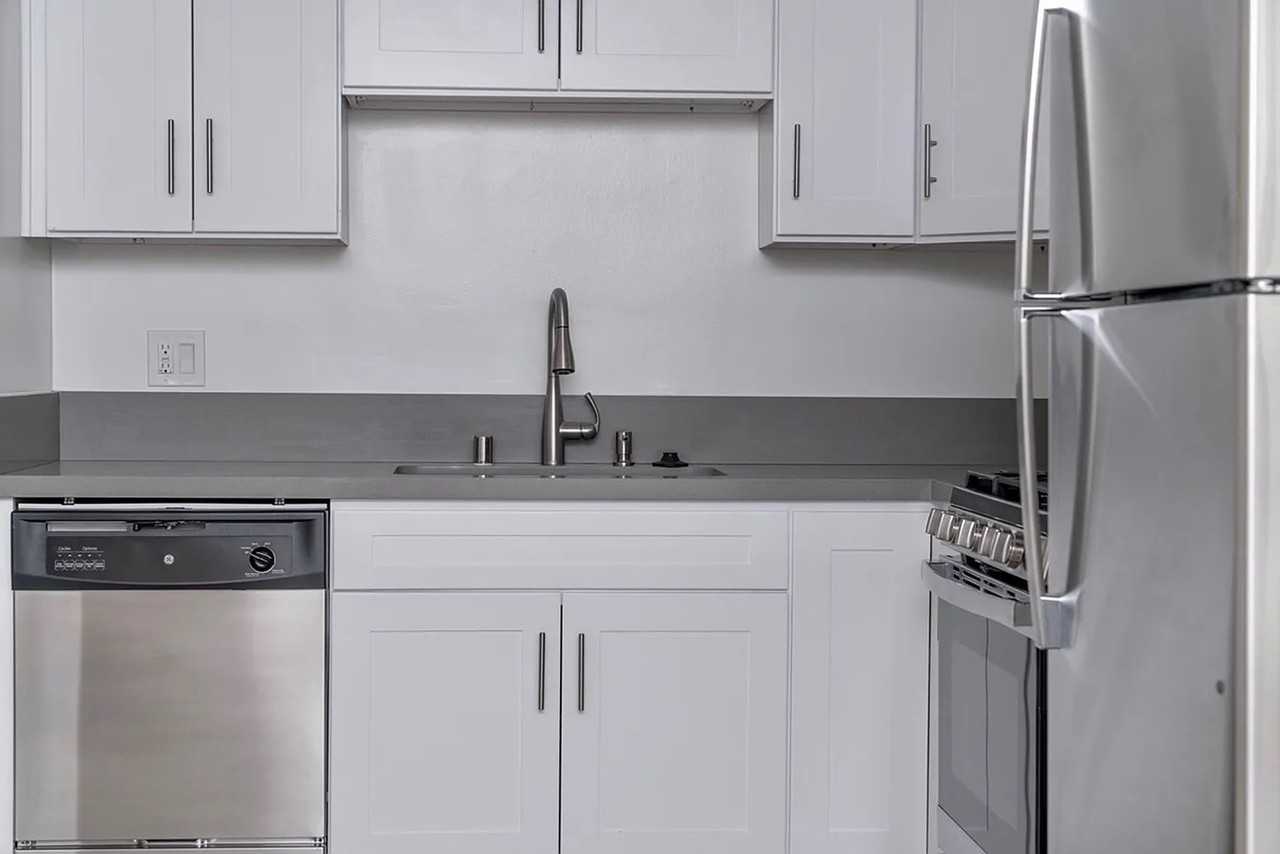 520 E Magnolia Blvd #S - Photo 3 of 11