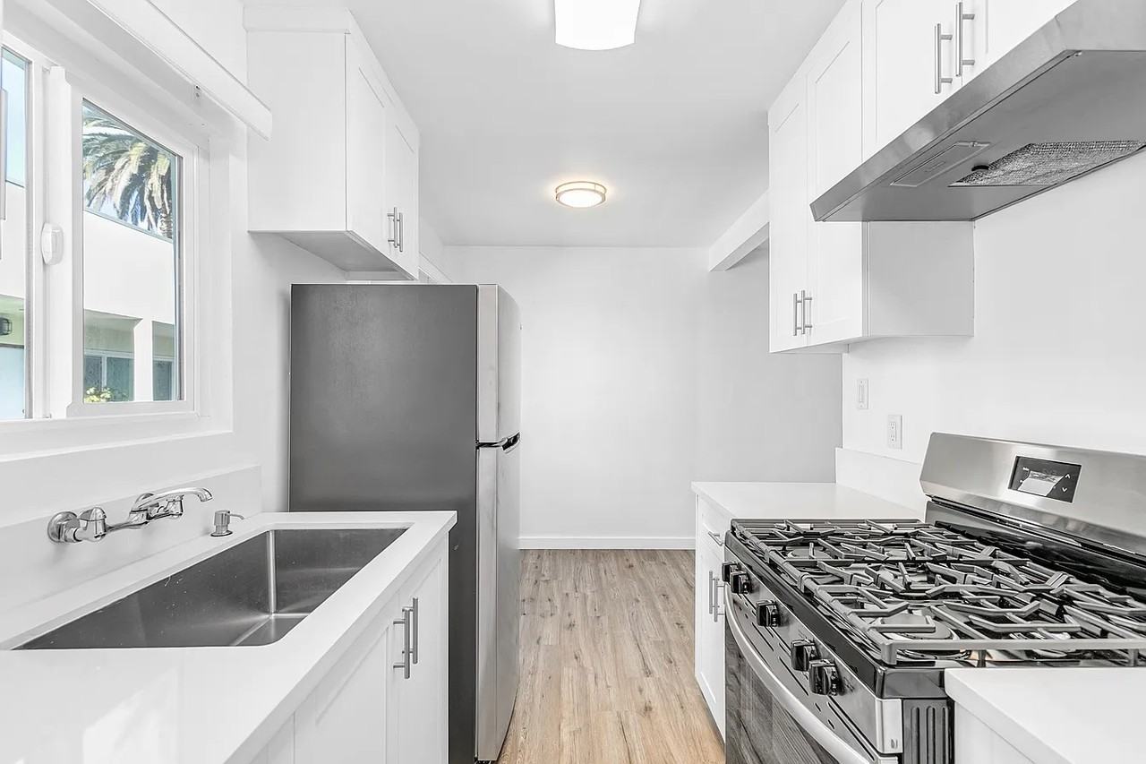 4921 Coldwater Canyon Ave #6 - Photo 5 of 10