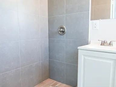 635 Ne 8th Ave #3 - Photo 4 of 7