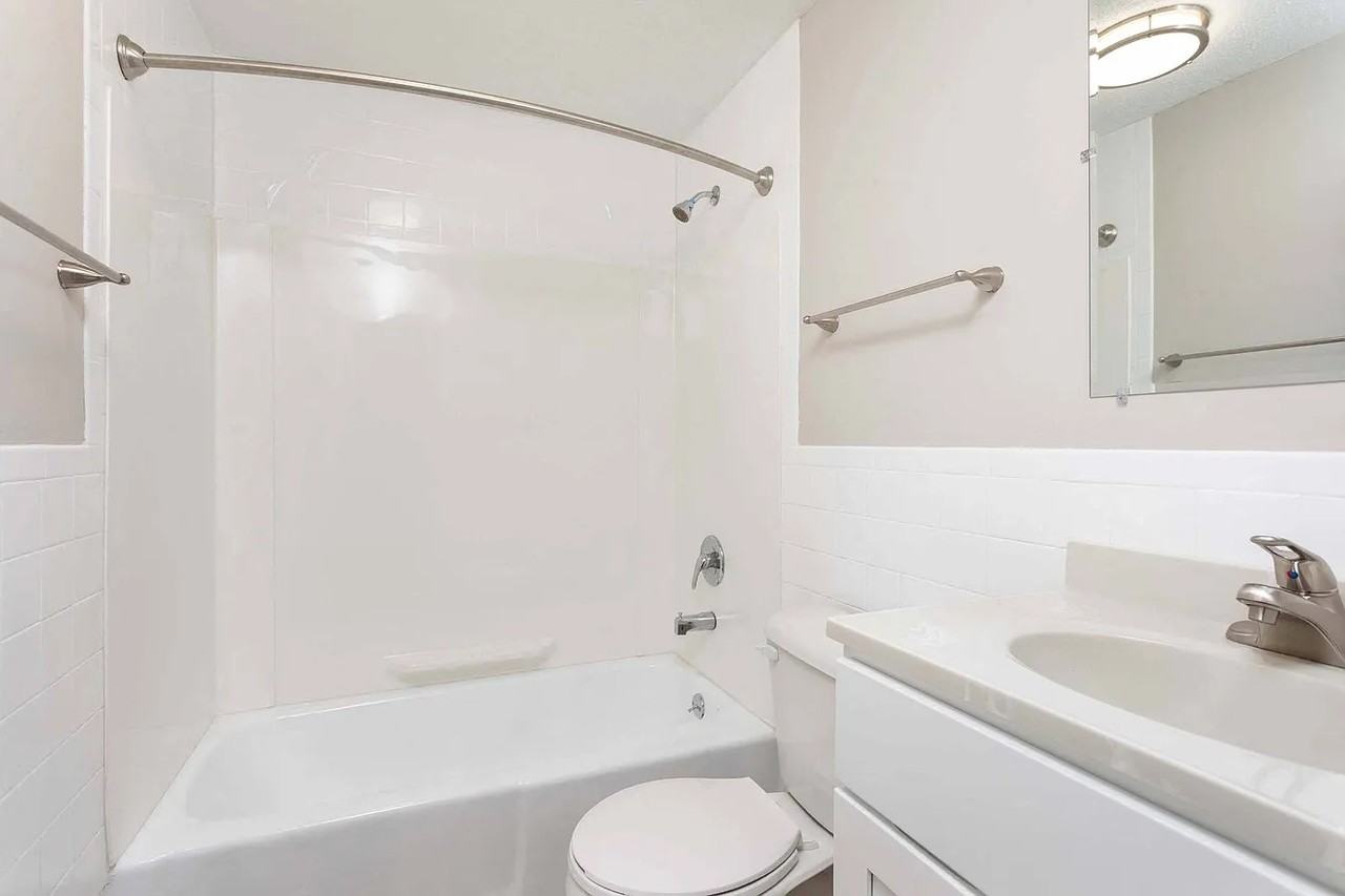 328 Greenwood St #B17 - Photo 6 of 6