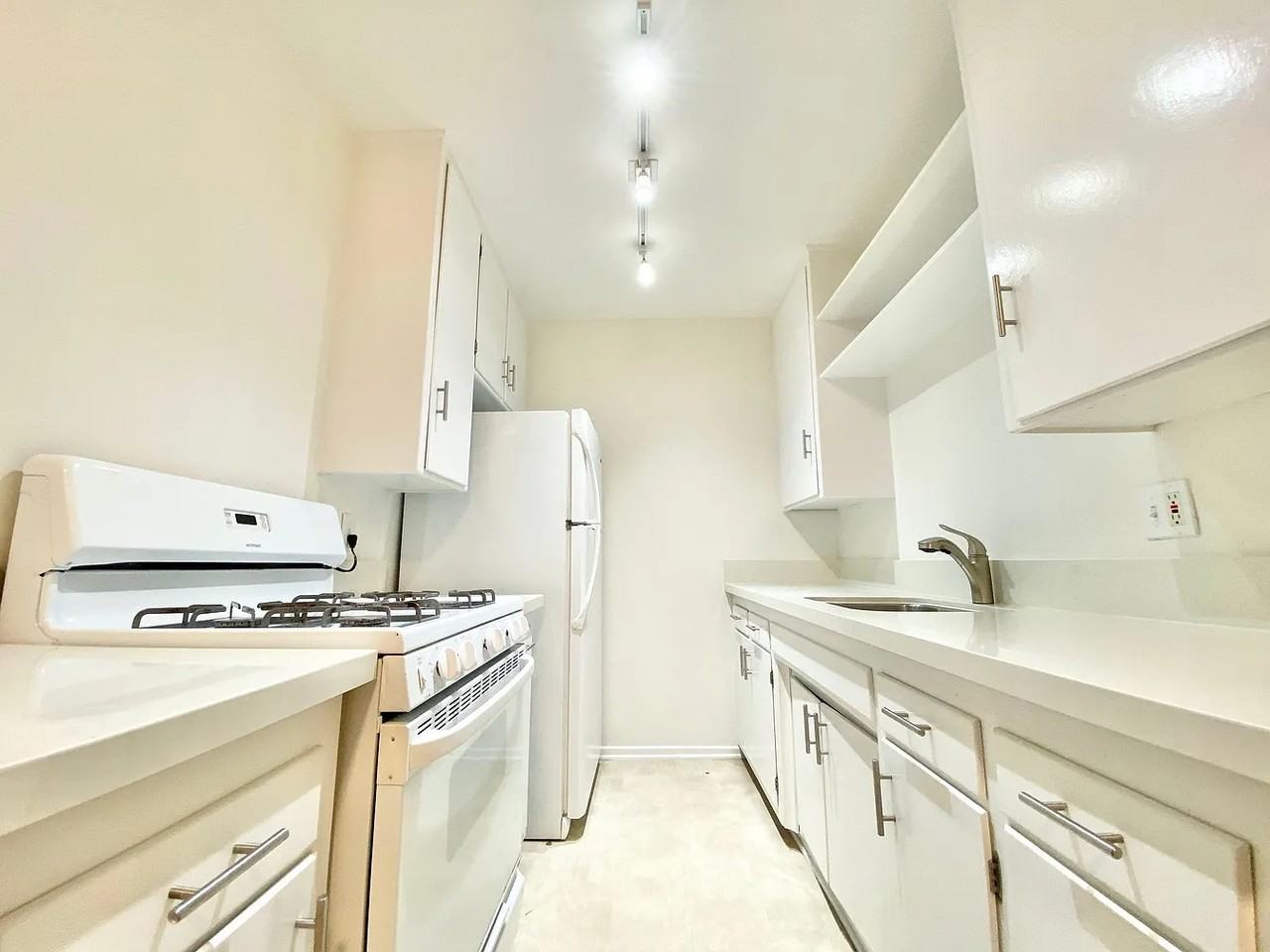 1227 11th St #H - Photo 3 of 10