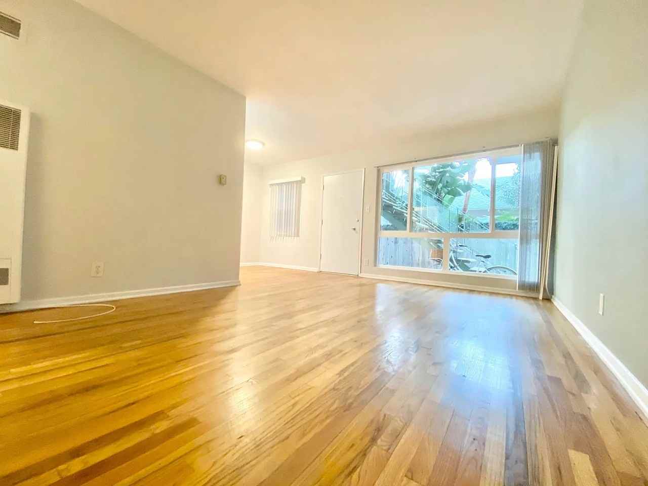 1227 11th St #H - Photo 4 of 10