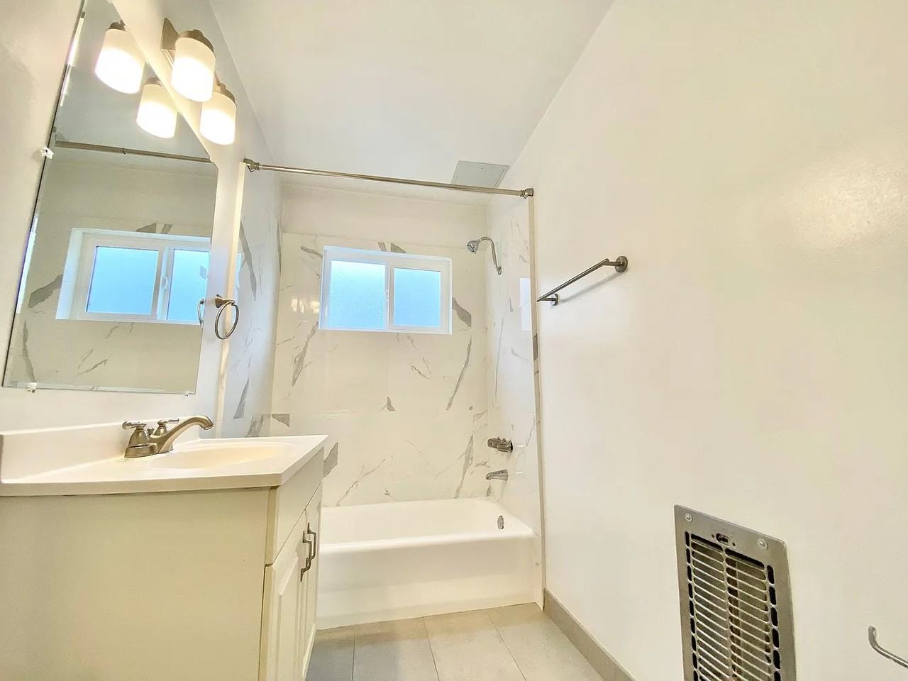 1227 11th St #H - Photo 5 of 10