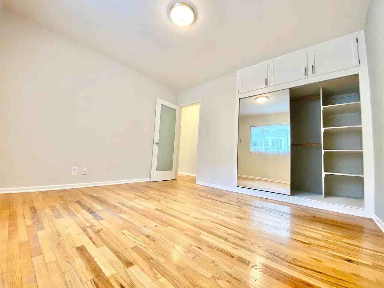 1227 11th St #H - Photo 7 of 10