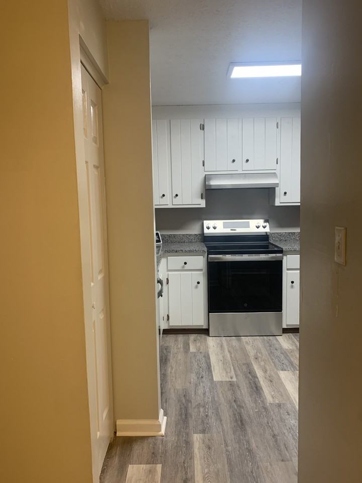 11 Terri Sue Ct - Photo 3 of 35