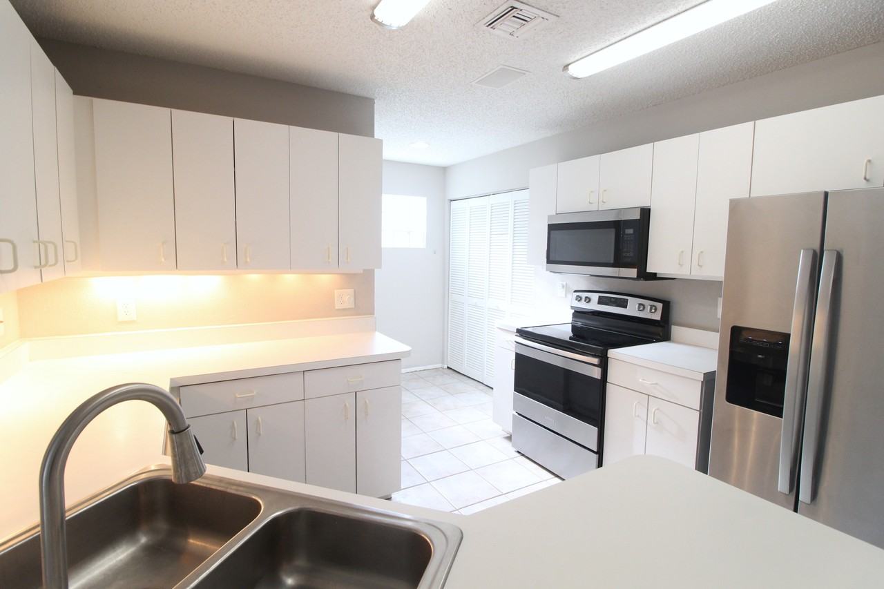 4218 Saint Charles Dr - Photo 7 of 27