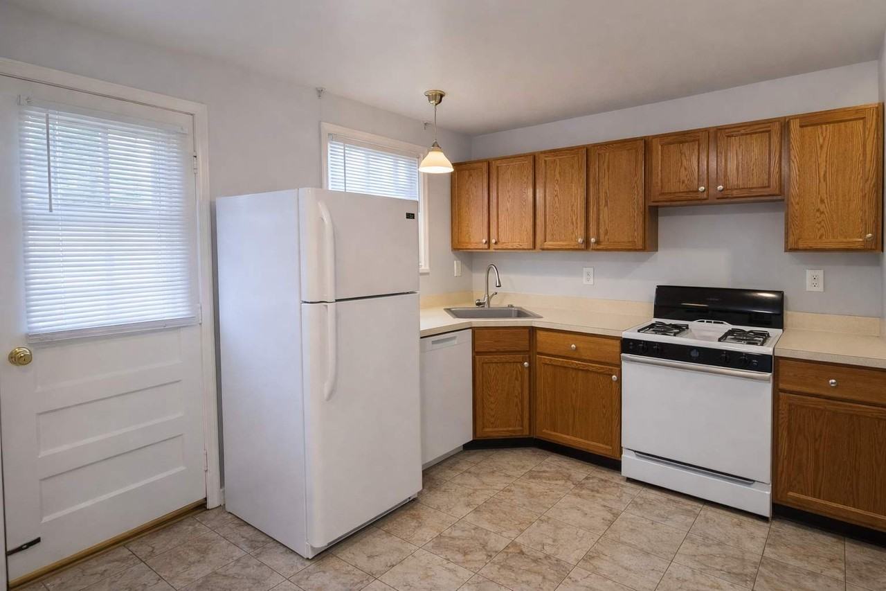 9204 51st Ave - Photo 6 of 12