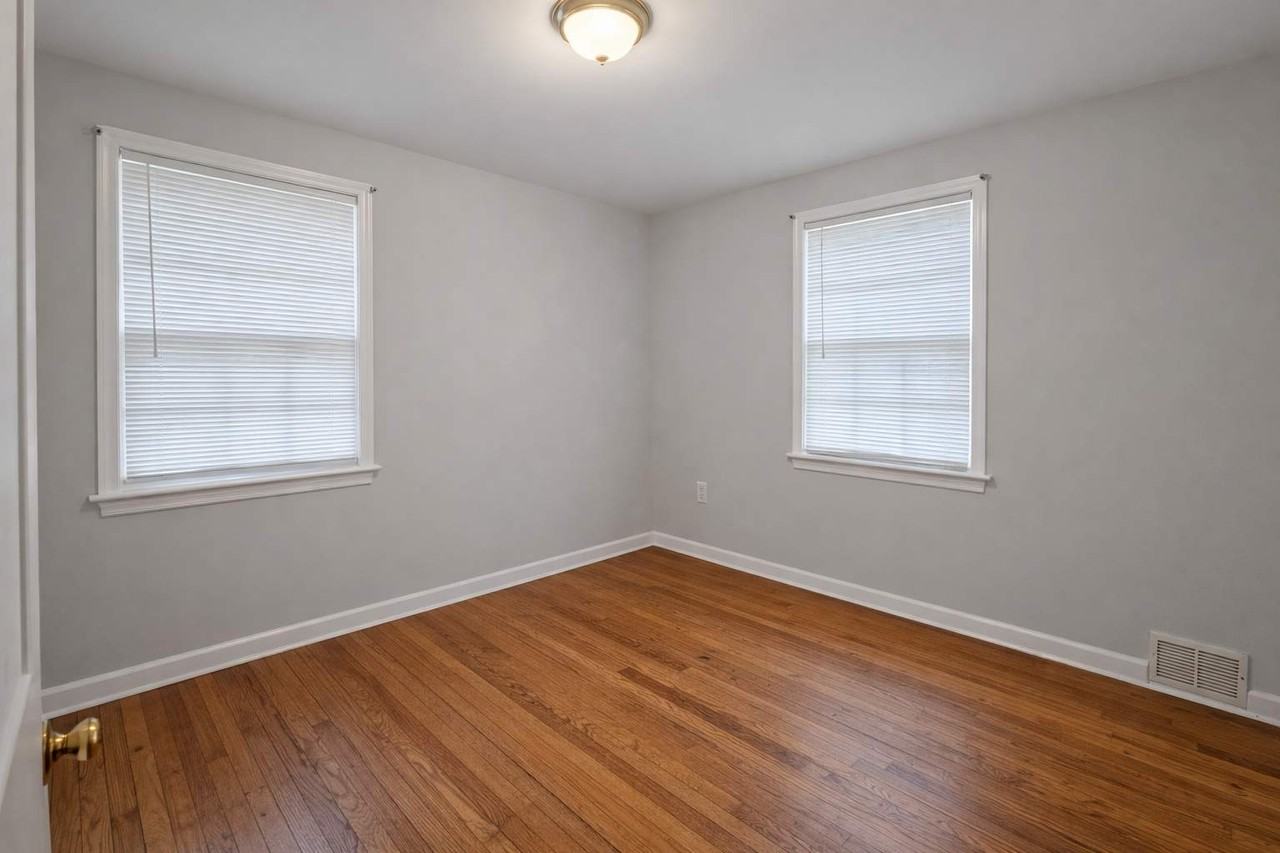 9204 51st Ave - Photo 7 of 12