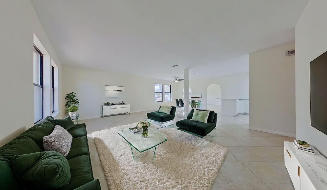 306 Somerset Dr - Photo 4 of 18