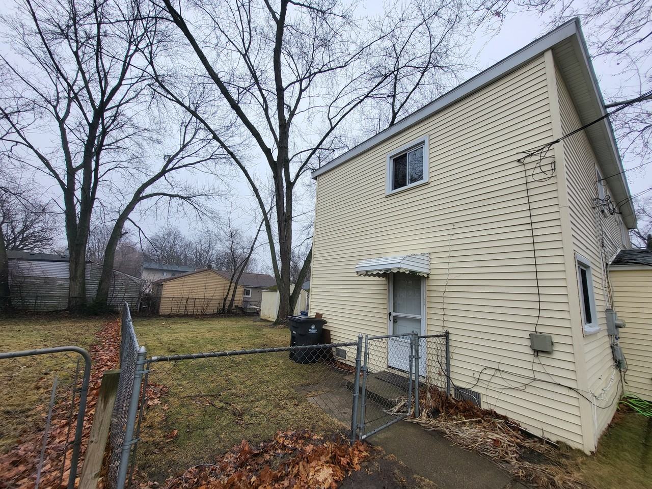 32009 Ottawa St - Photo 3 of 10