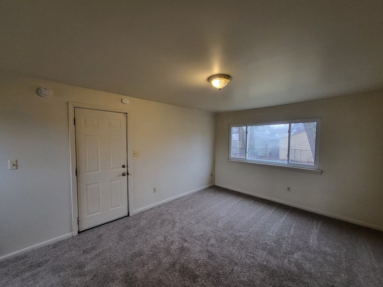 32009 Ottawa St - Photo 4 of 10