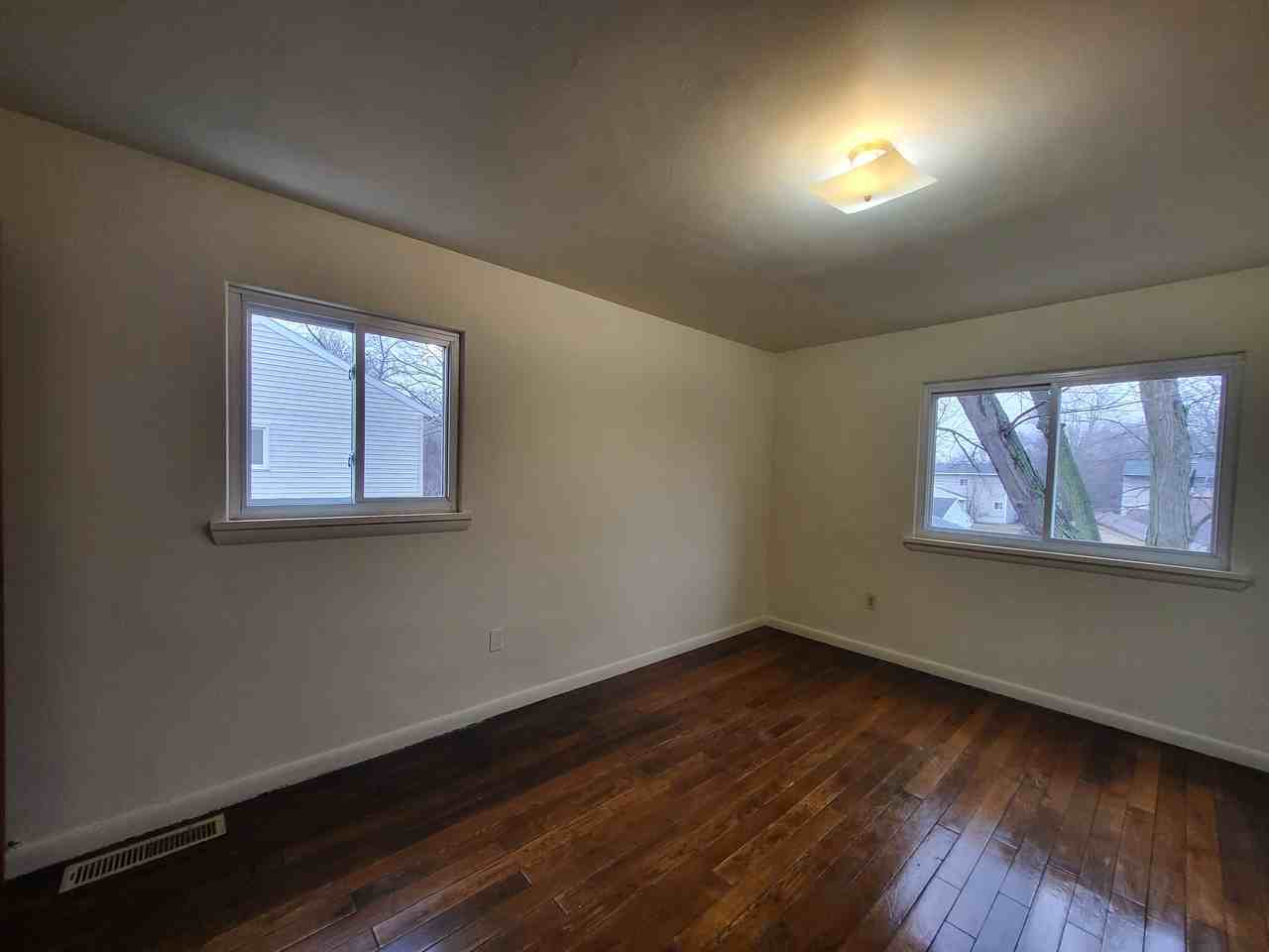 32009 Ottawa St - Photo 7 of 10