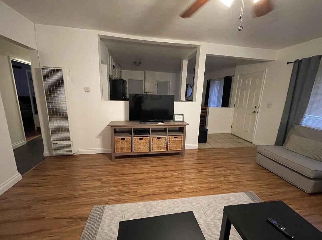 1259 Palm St - Photo 3 of 8