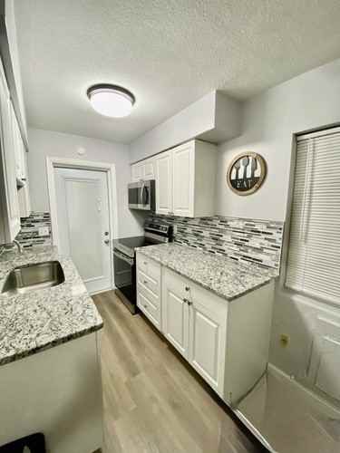 2077 The Mall - Photo 2 of 14