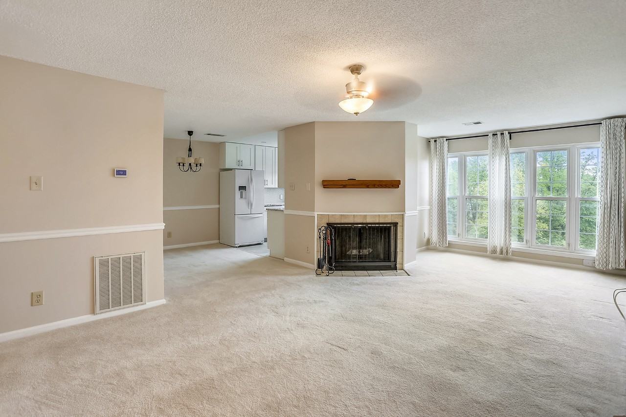 12103 Greenway Ct #201 - Photo 7 of 27