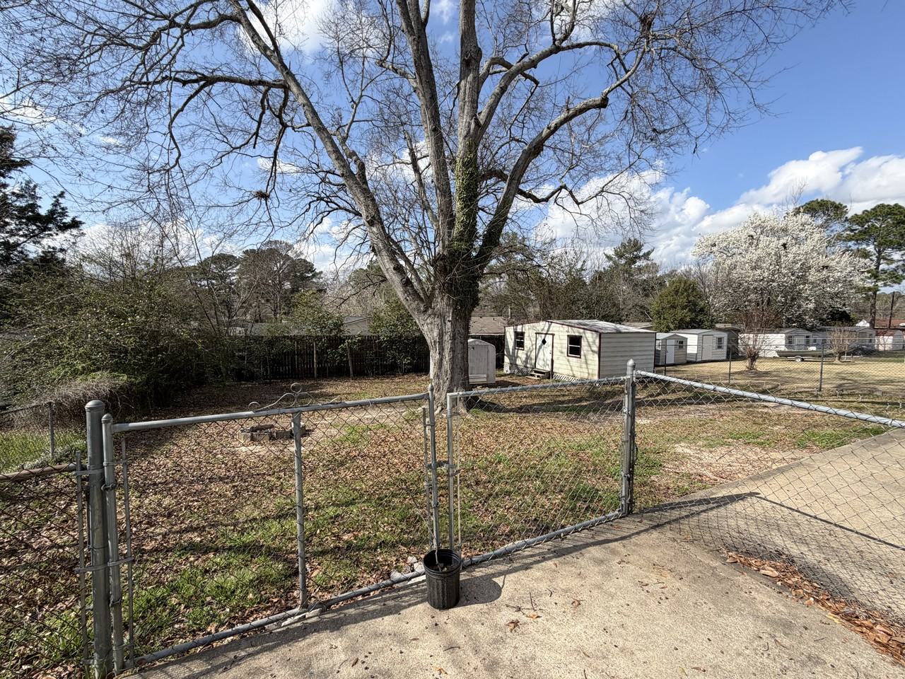 5161 Morris Ave - Photo 2 of 14