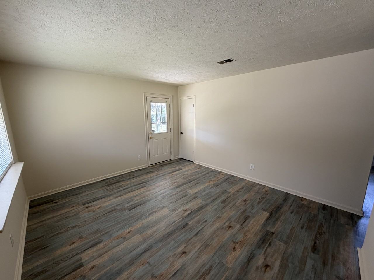 5161 Morris Ave - Photo 4 of 14