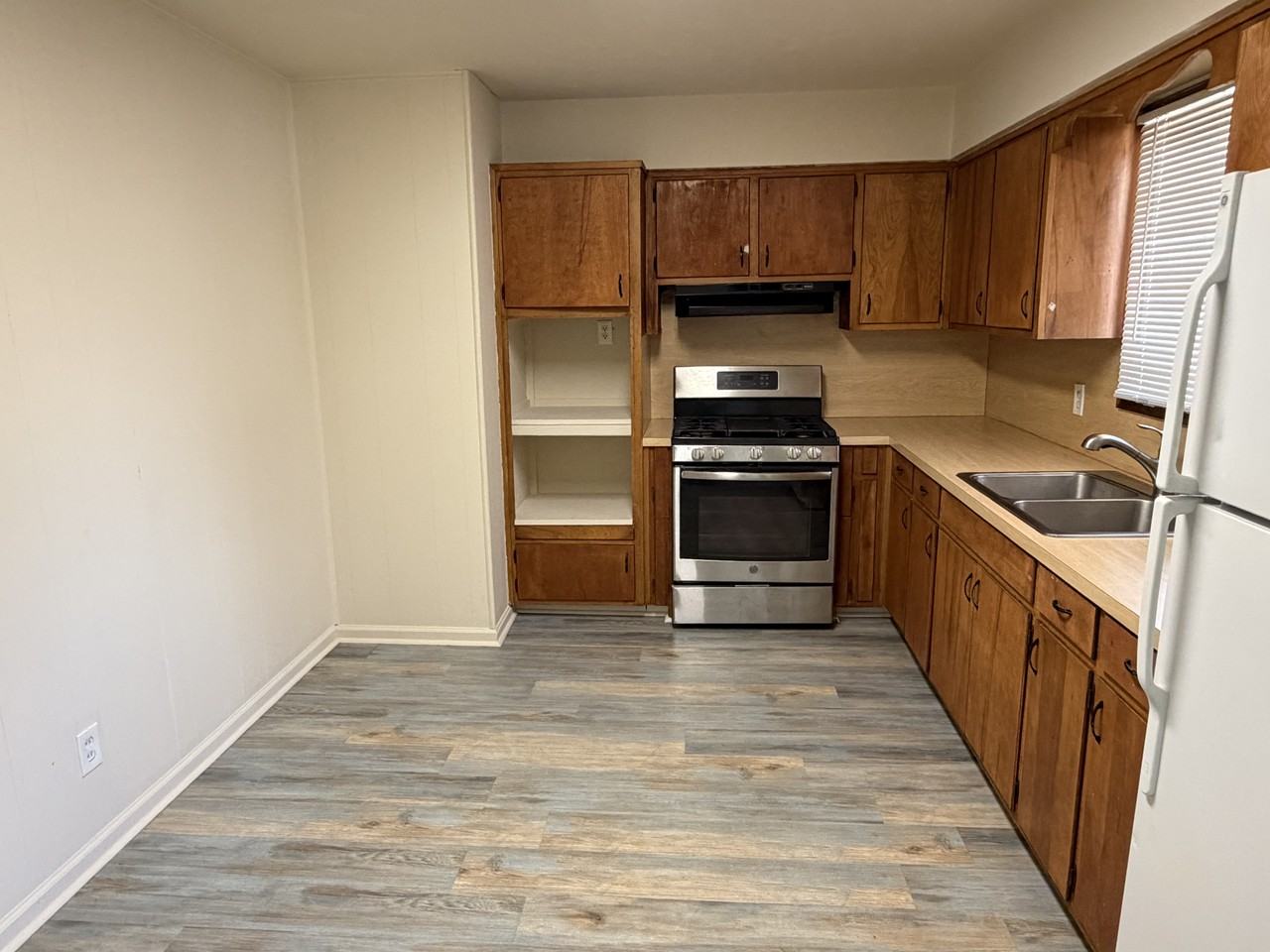 5161 Morris Ave - Photo 7 of 14