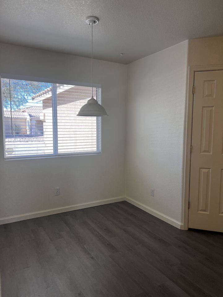 2636 N Splitwood Ave - Photo 3 of 23