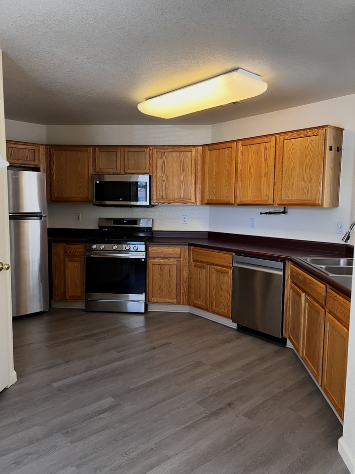 2636 N Splitwood Ave - Photo 4 of 23