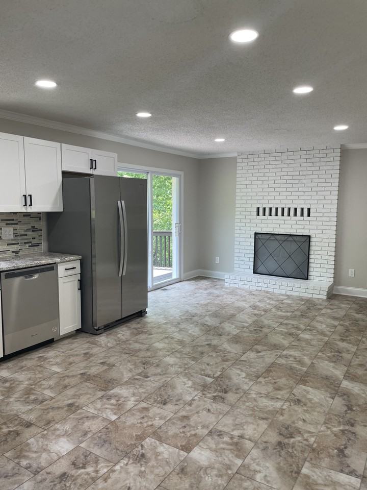 4630 Sherry Ln #NA - Photo 7 of 18