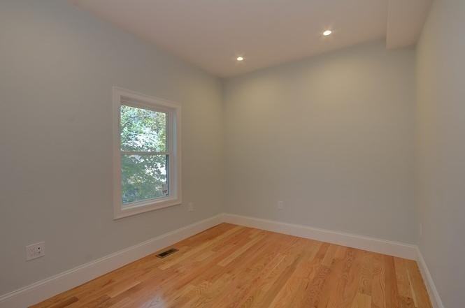 111 Hutchings St - Photo 4 of 12