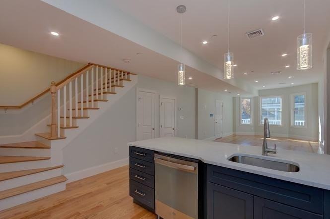 111 Hutchings St - Photo 5 of 12