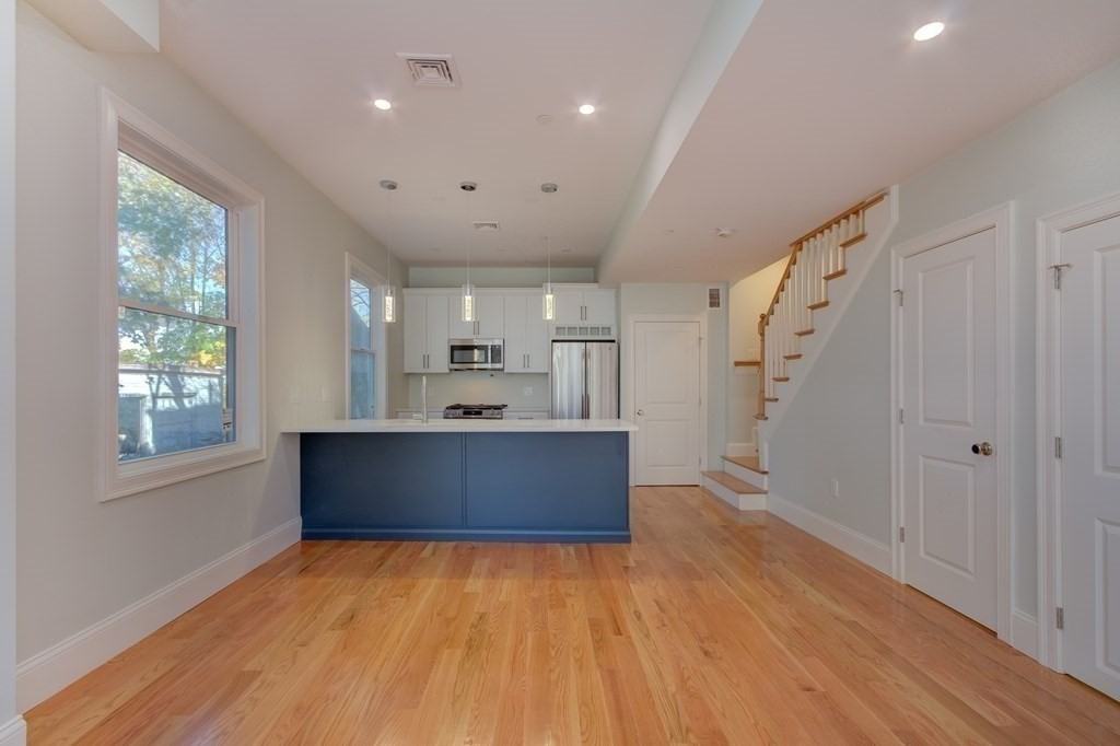 111 Hutchings St - Photo 6 of 12