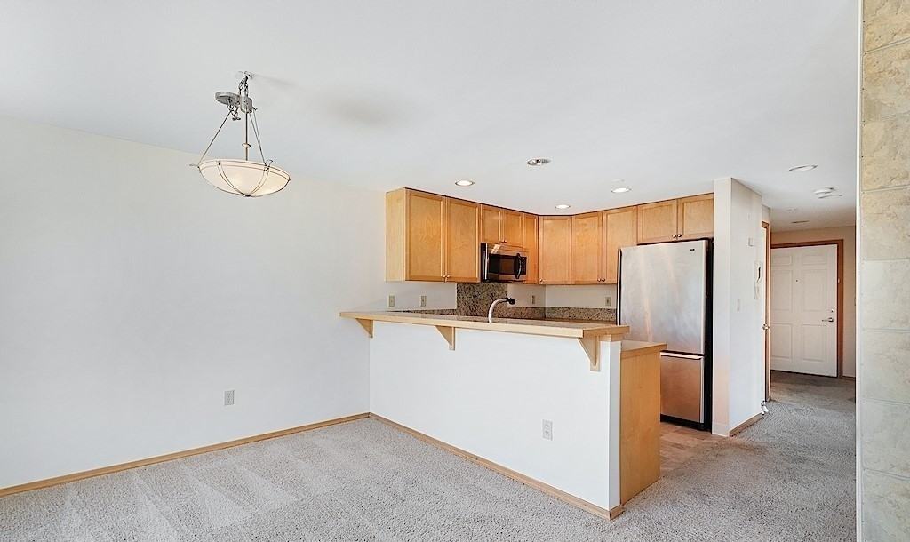 2820 E Madison St - Photo 7 of 12