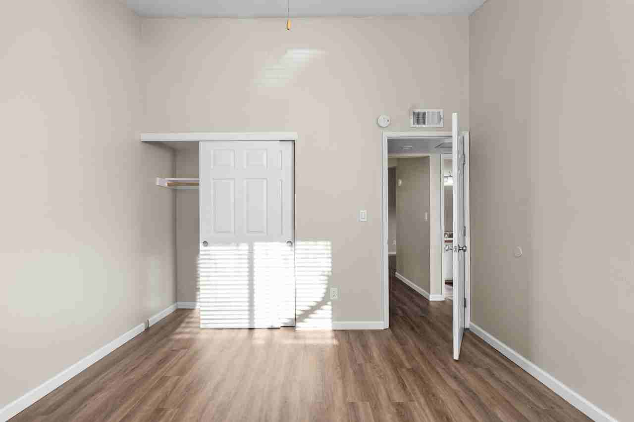 Menlo Pointe - Photo 6 of 49