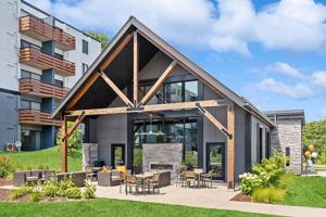 featured image of 1505 E Burnsville Pkwy