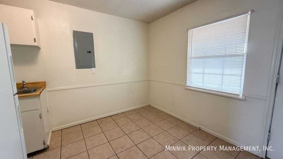 Southern Cross Apartments - Photo 6 of 13