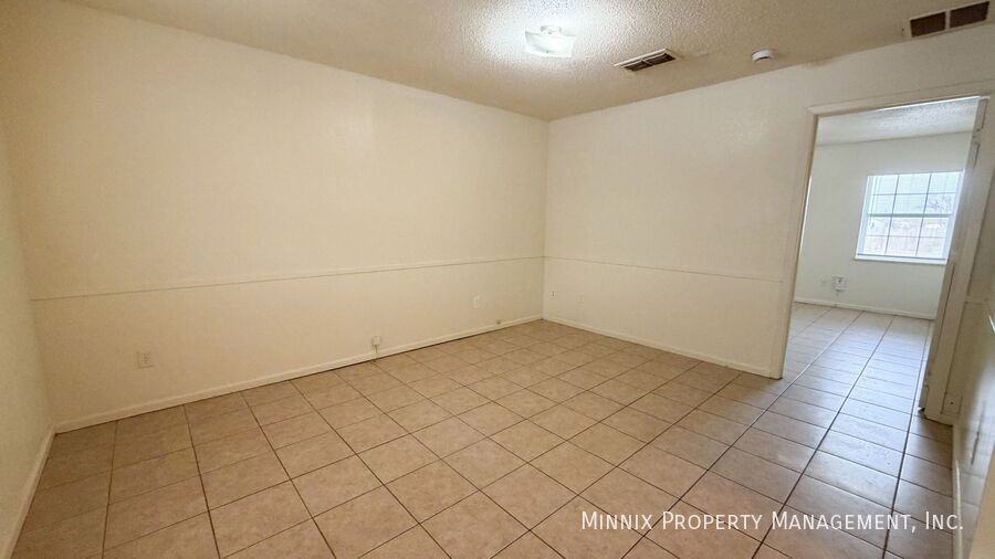 Southern Cross Apartments - Photo 7 of 13