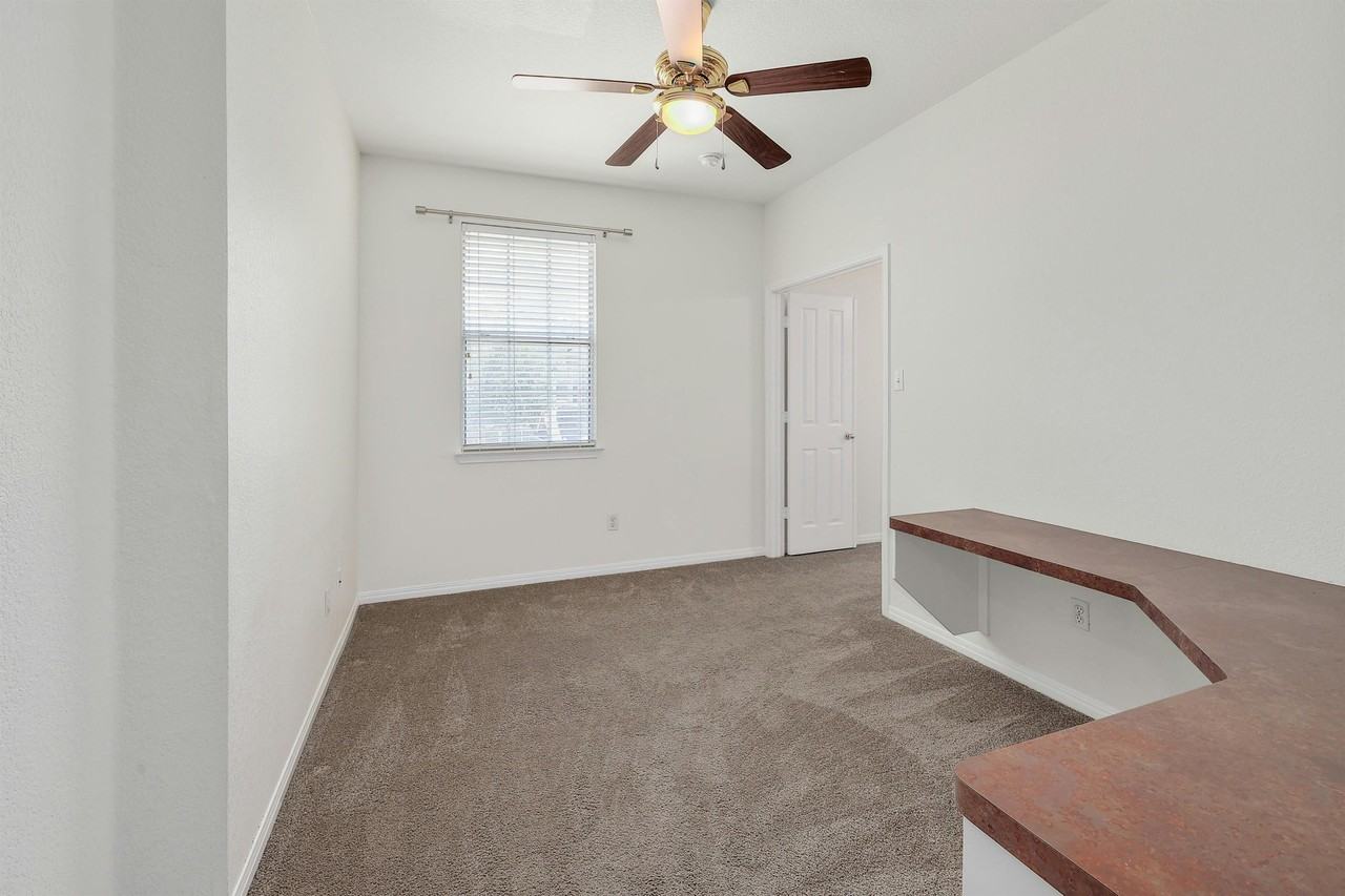 8518 Cahill Dr #9 - Photo 4 of 10