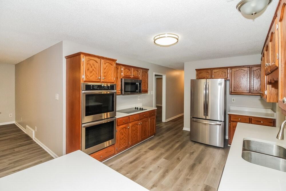 1433 Siskin Dr - Photo 5 of 16