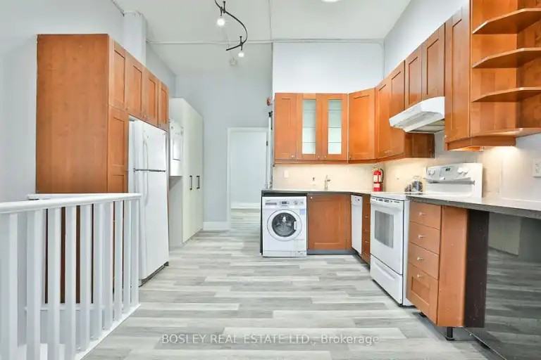 179 Queen St E #3 - Photo 5 of 11