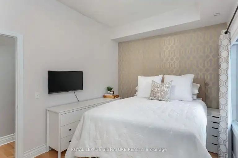 539 Jarvis St #M8 - Photo 5 of 11