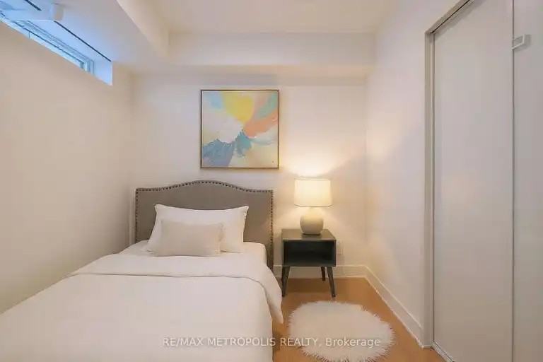 1285 Queen St E #406 - Photo 2 of 11