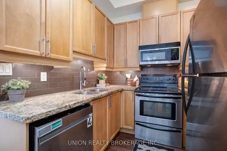 443C Queen St E - Photo 3 of 22