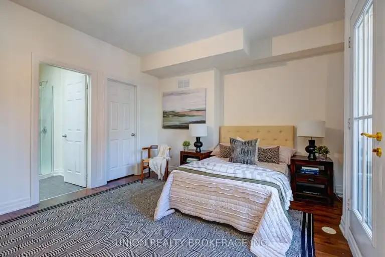 443C Queen St E - Photo 5 of 22