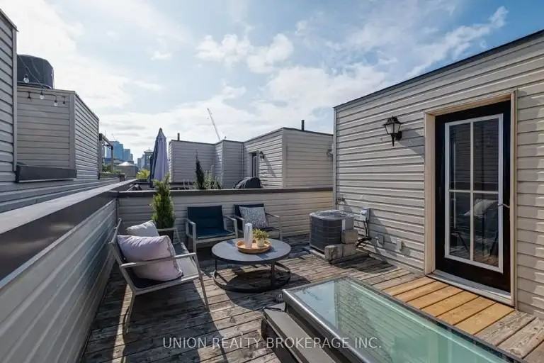 443C Queen St E - Photo 6 of 22