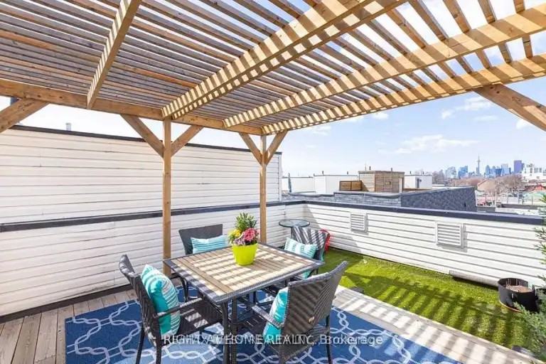 1463 Queen St E - Photo 2 of 16