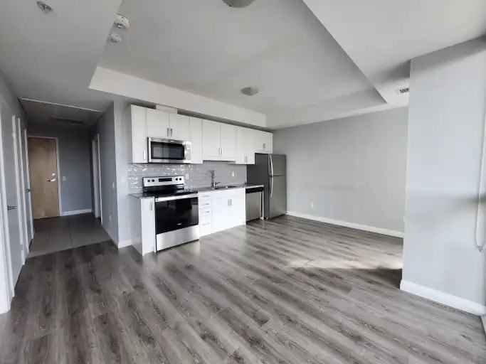 60 Charles St W - Photo 3 of 11