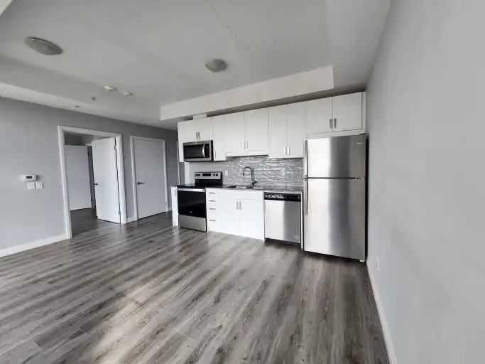 60 Charles St W - Photo 6 of 11