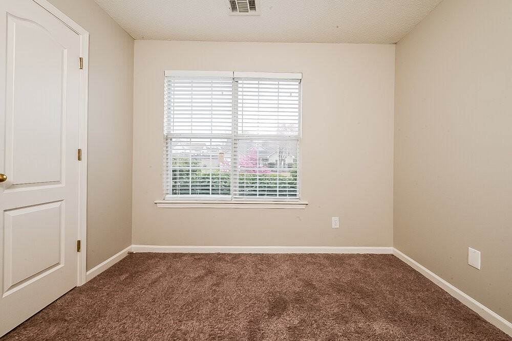 507 Creekview Overlook - Photo 5 of 16