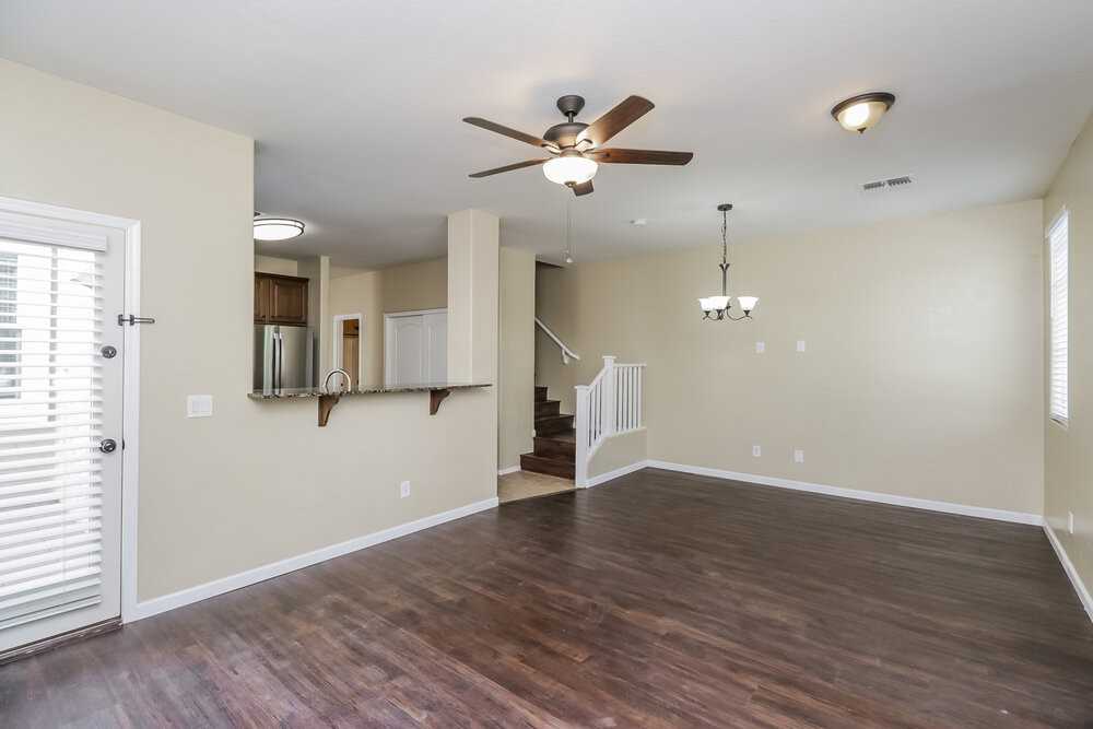 1635 S Wildrose - Photo 4 of 17