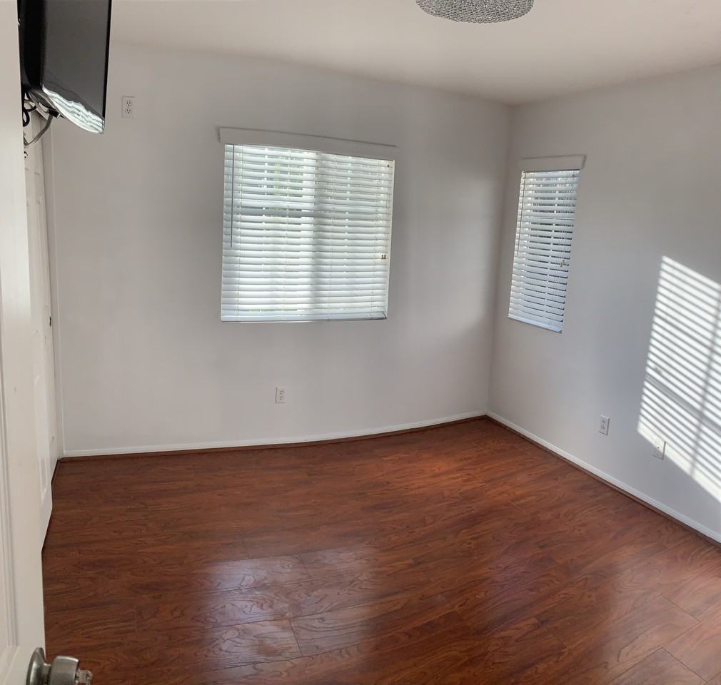 655 Halifax Ln #3 - Photo 5 of 8